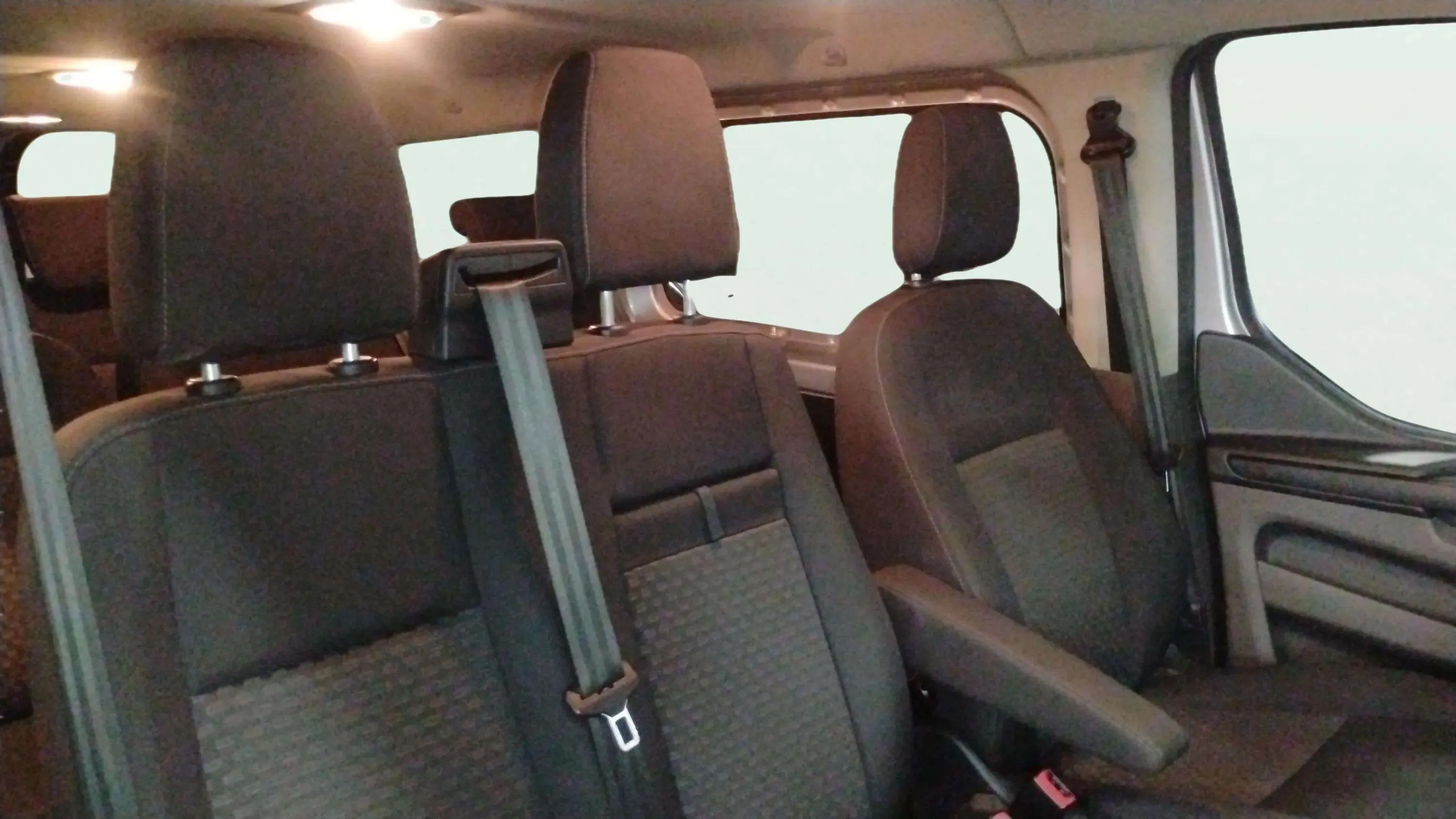 Ford Transit Custom Kombi 2.0 TDCi 320 L1 Trend - foto 11