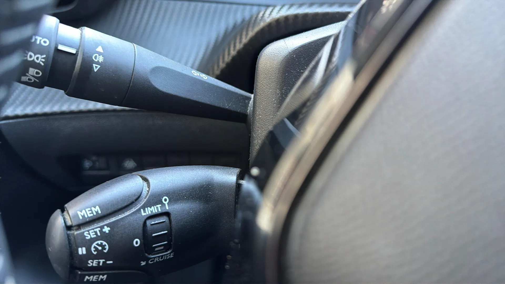 Peugeot 208 PureTech Allure - foto 19