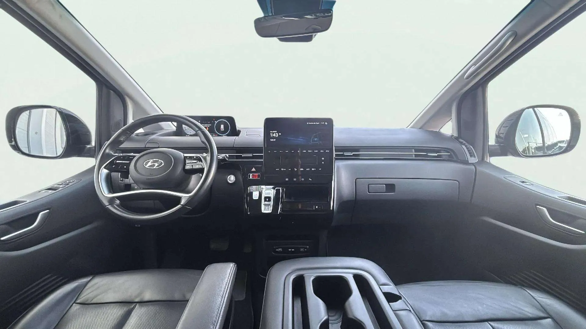 Hyundai Staria 2.2 CRDi Tecno 9S - foto 14