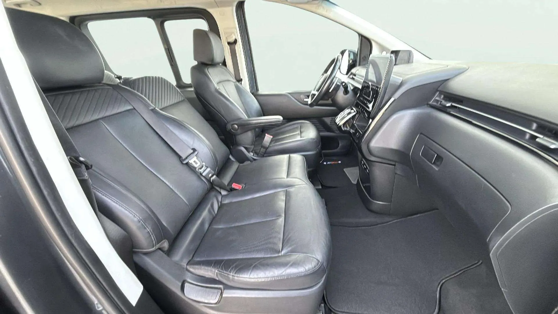 Hyundai Staria 2.2 CRDi Tecno 9S - foto 17