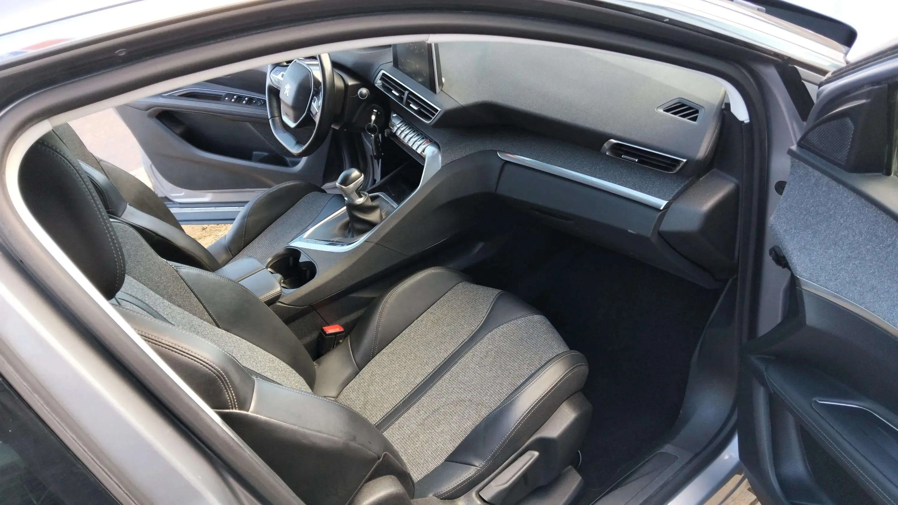 Peugeot 3008 1.2 PureTech Allure - foto 18