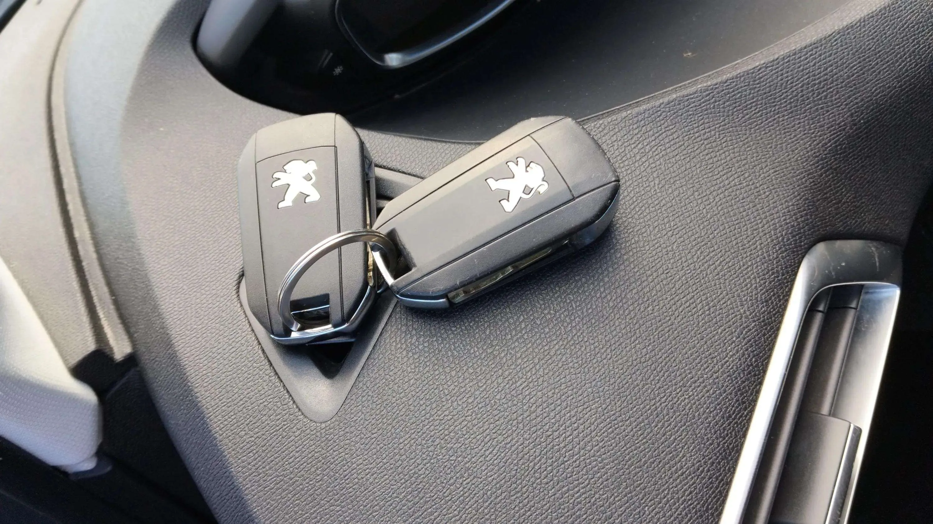 Peugeot 3008 1.2 PureTech Allure - foto 22