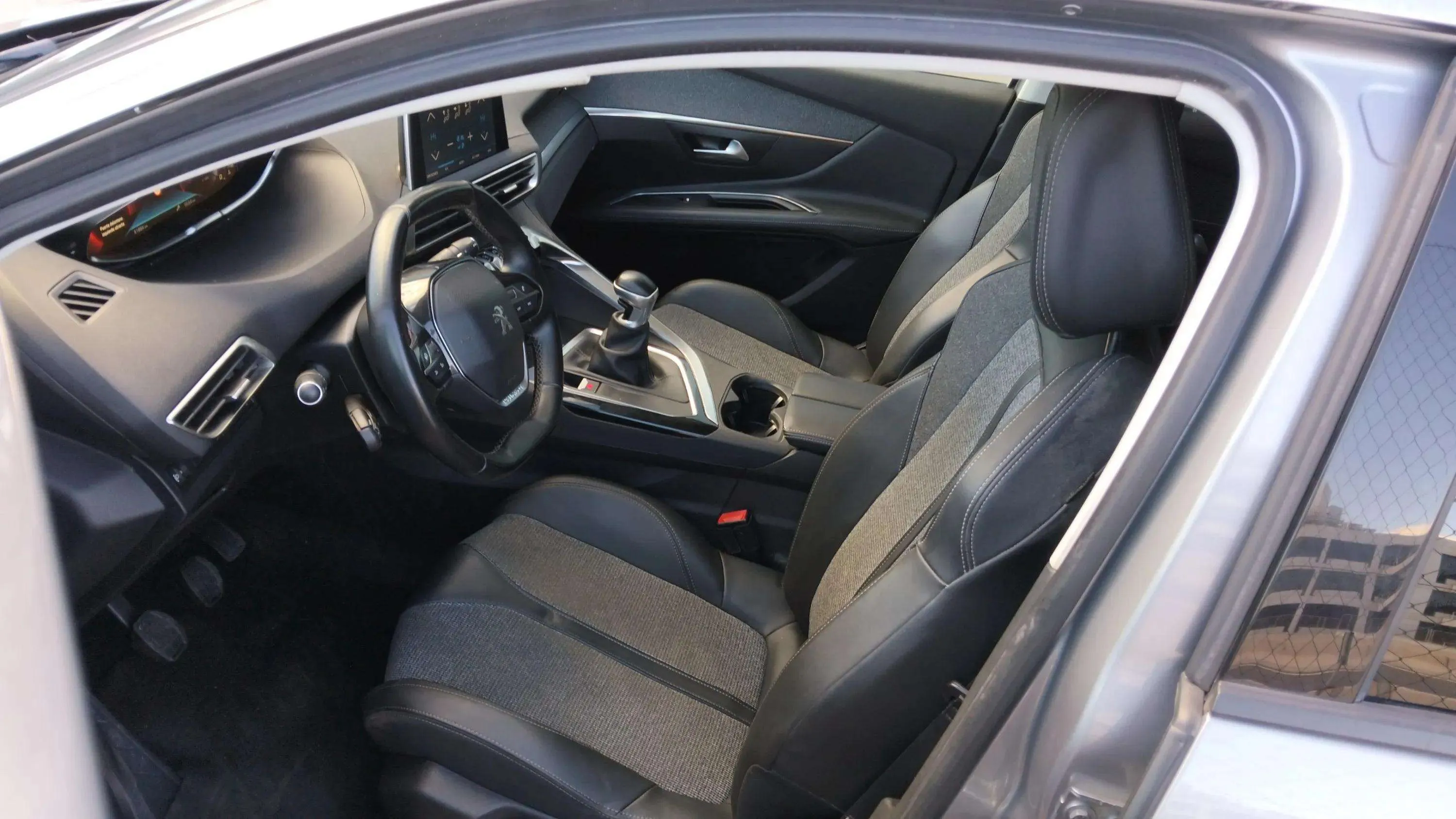 Peugeot 3008 1.2 PureTech Allure - foto 21