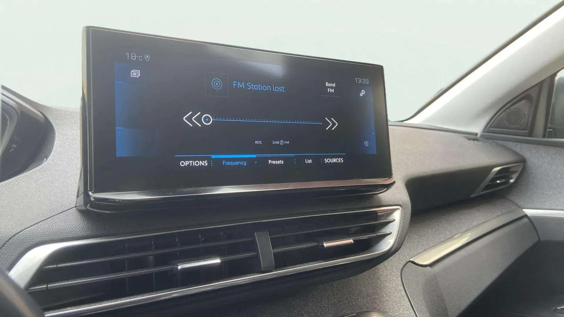 Peugeot 3008 1.5 BlueHDi Allure Pack EAT8 - foto 17