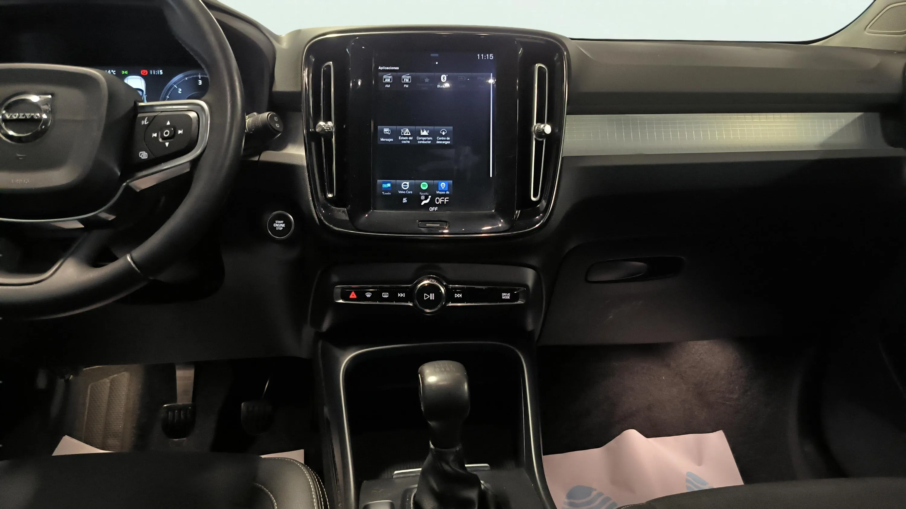 Volvo XC40 2.0 D3 Momentum - foto 19