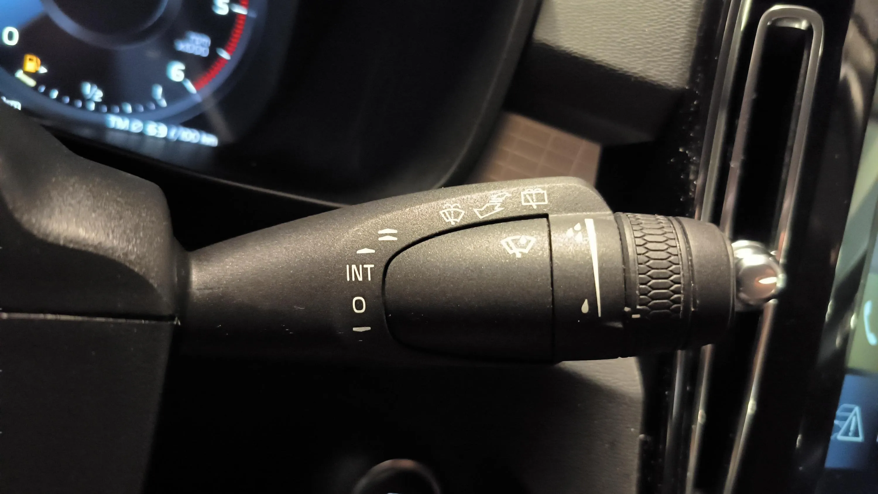 Volvo XC40 2.0 D3 Momentum - foto 14