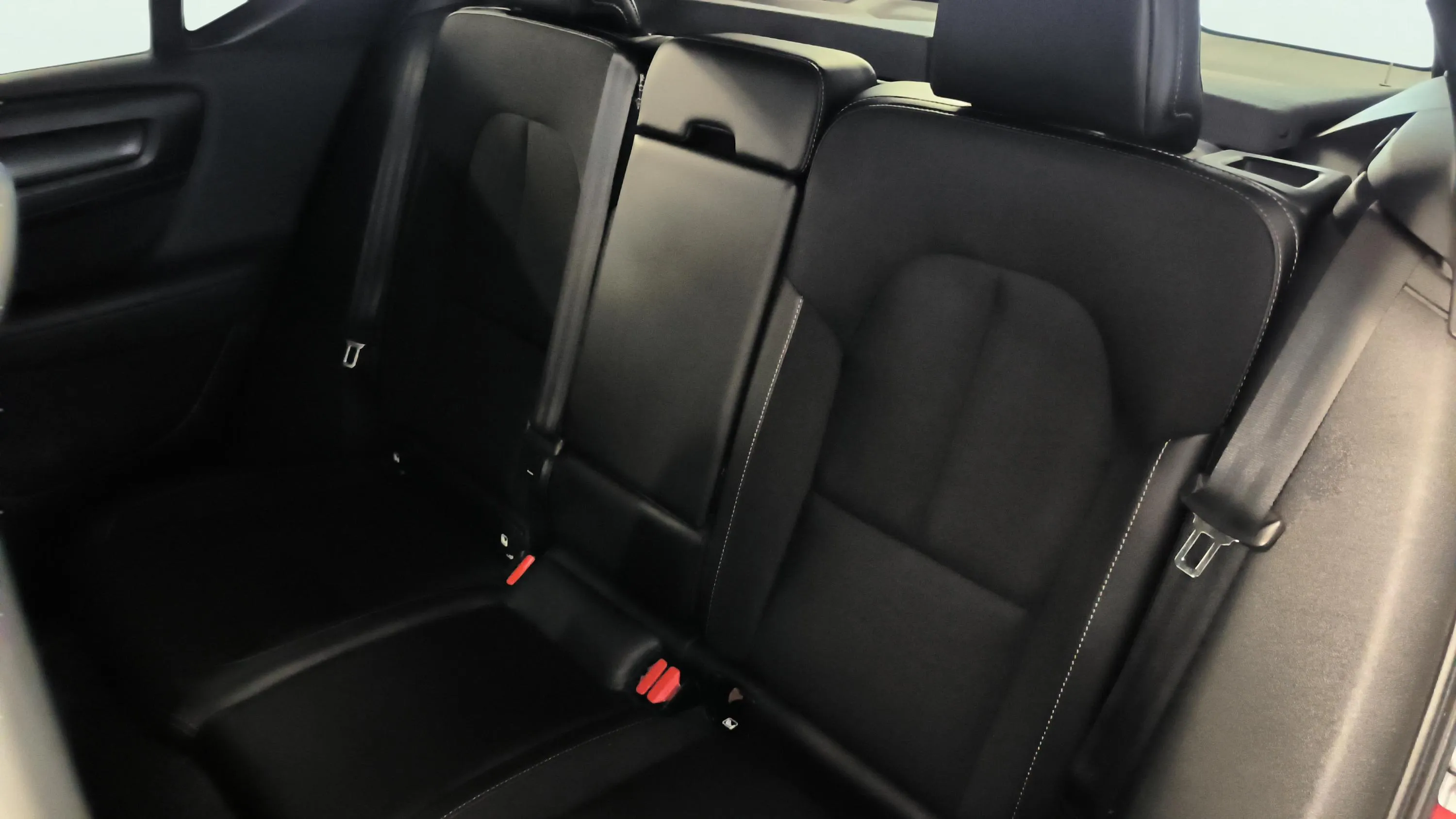 Volvo XC40 2.0 D3 Momentum - foto 23