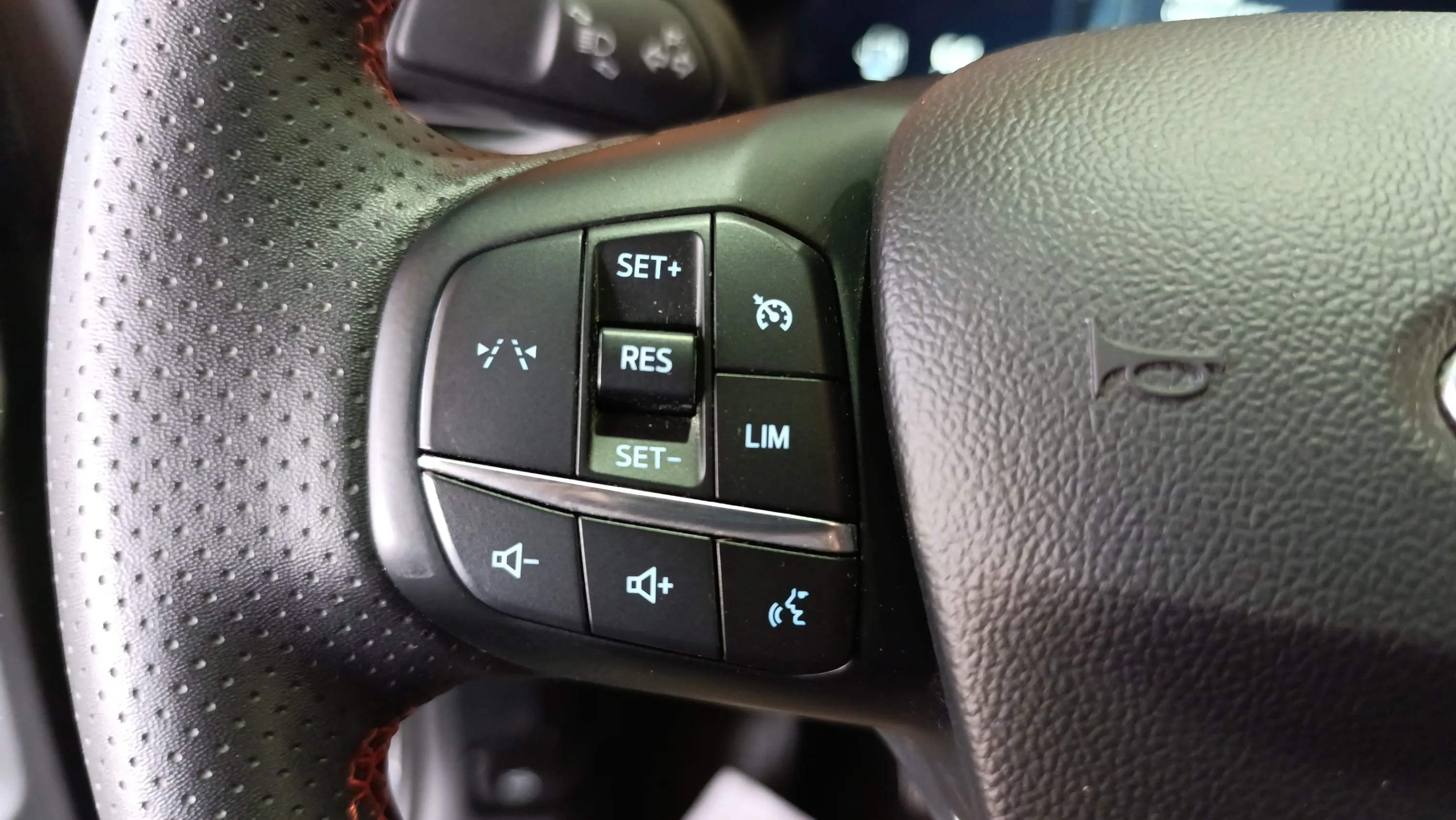 Ford Kuga ST-Line 1.5T EcoBoost - foto 11