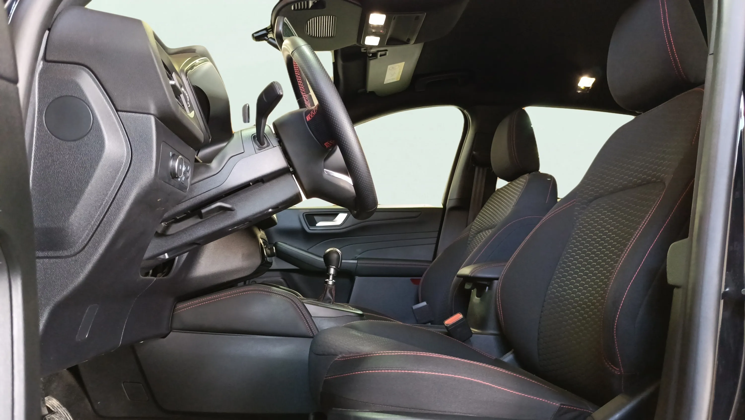 Ford Kuga ST-Line 1.5T EcoBoost - foto 33