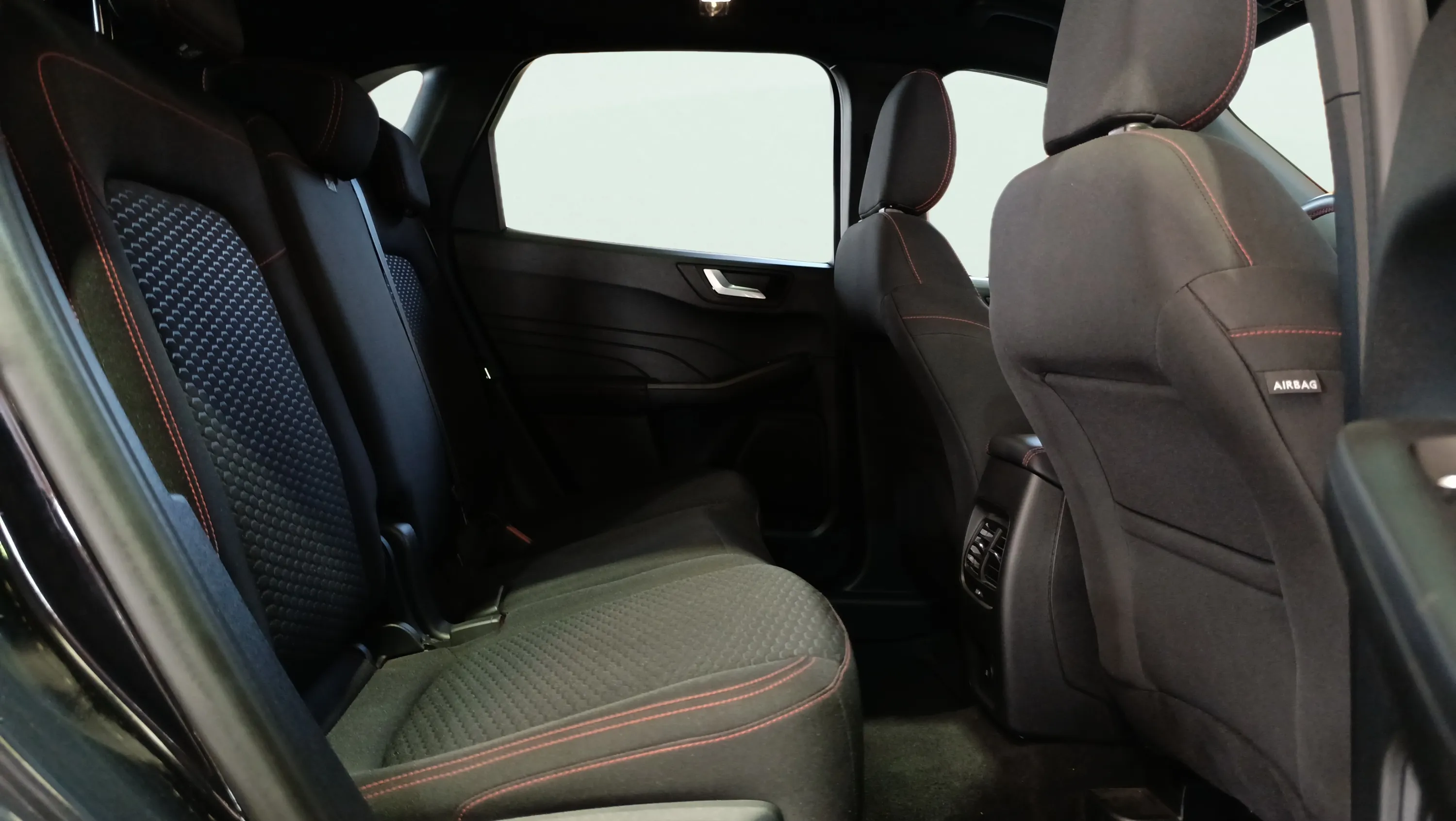Ford Kuga ST-Line 1.5T EcoBoost - foto 36