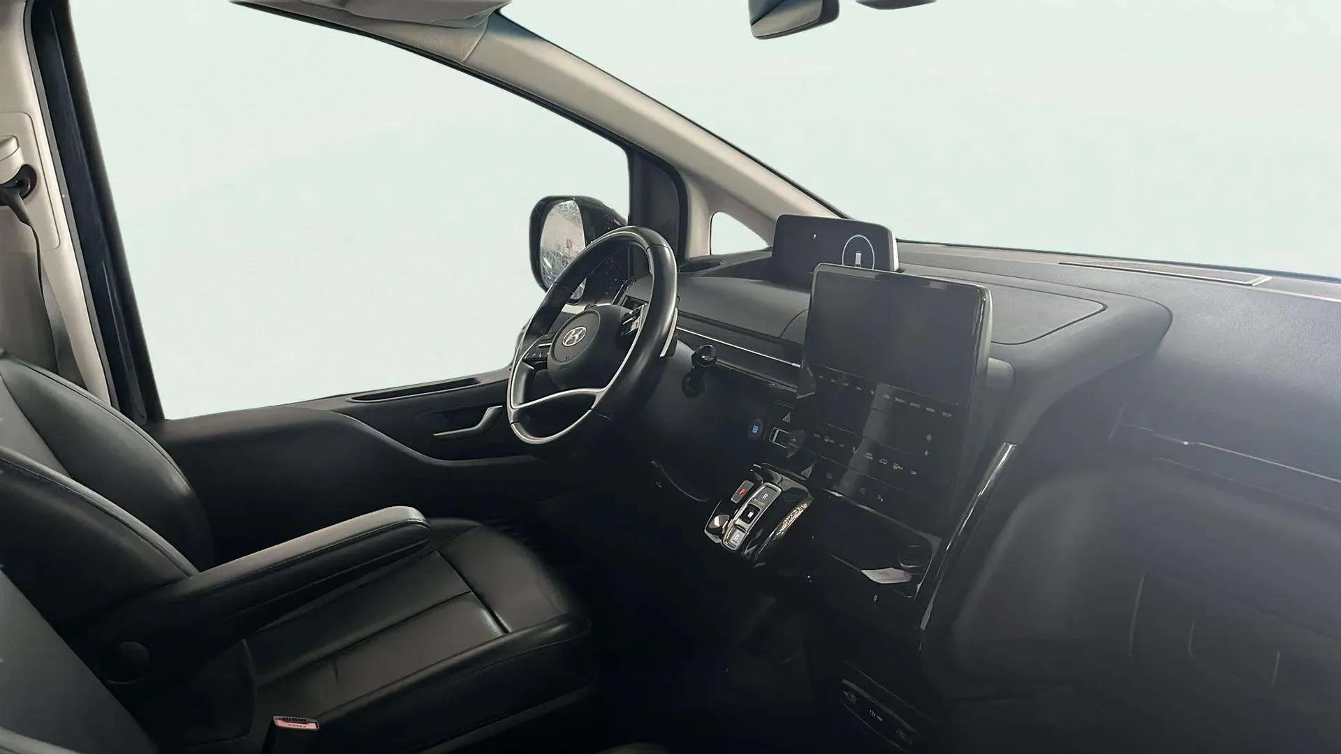 Hyundai STARIA 2.2 CRDi Tecno 9S - foto 11