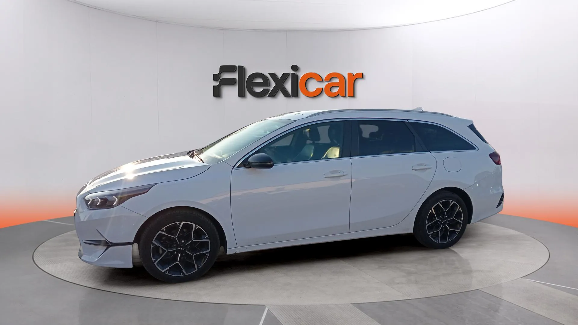 Kia Ceed Tourer 1.0 MHEV Style Edition DCT - foto 6