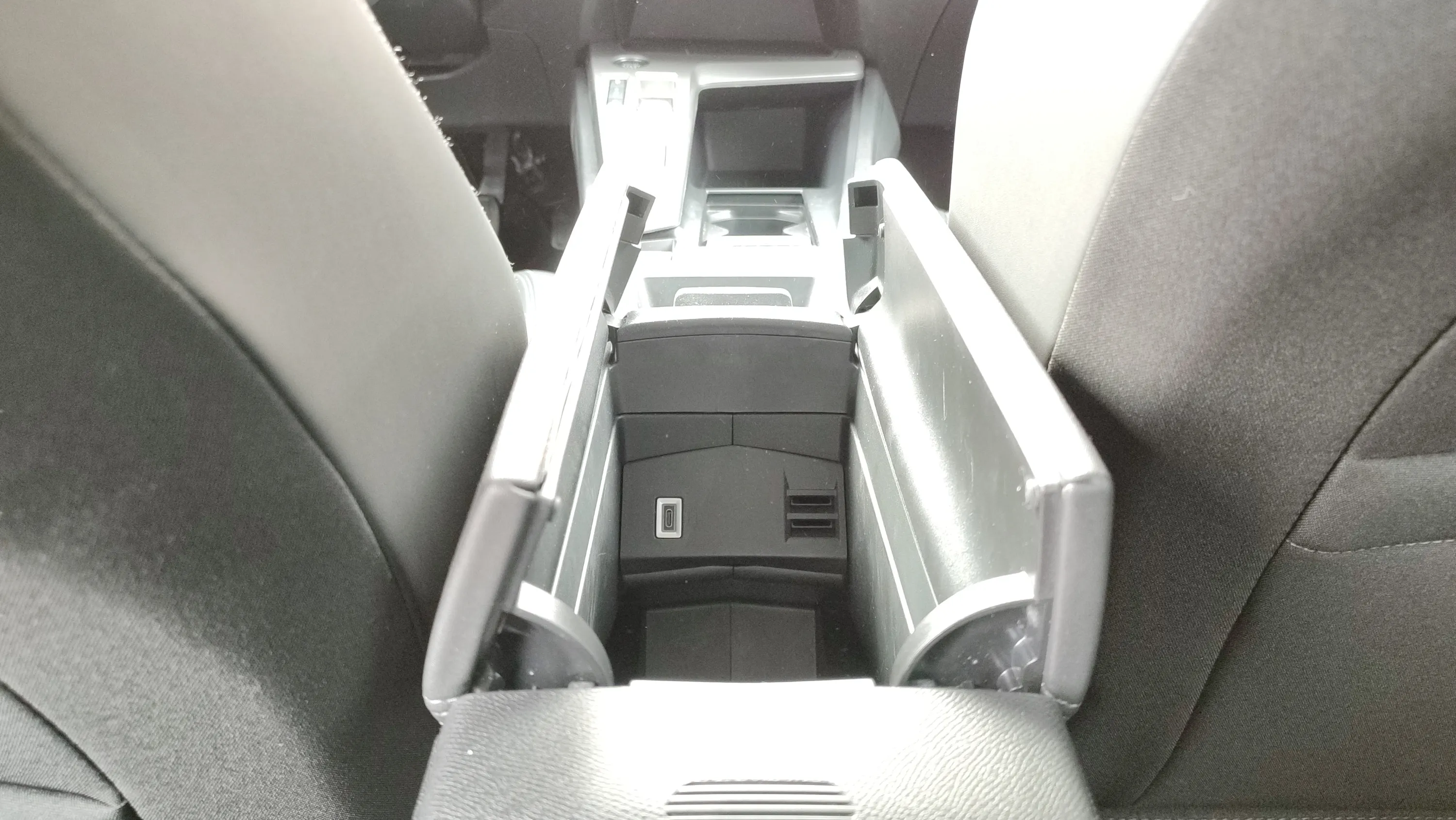 Peugeot 308 Allure Hybrid MHEV 136 e-DCS6 - foto 17
