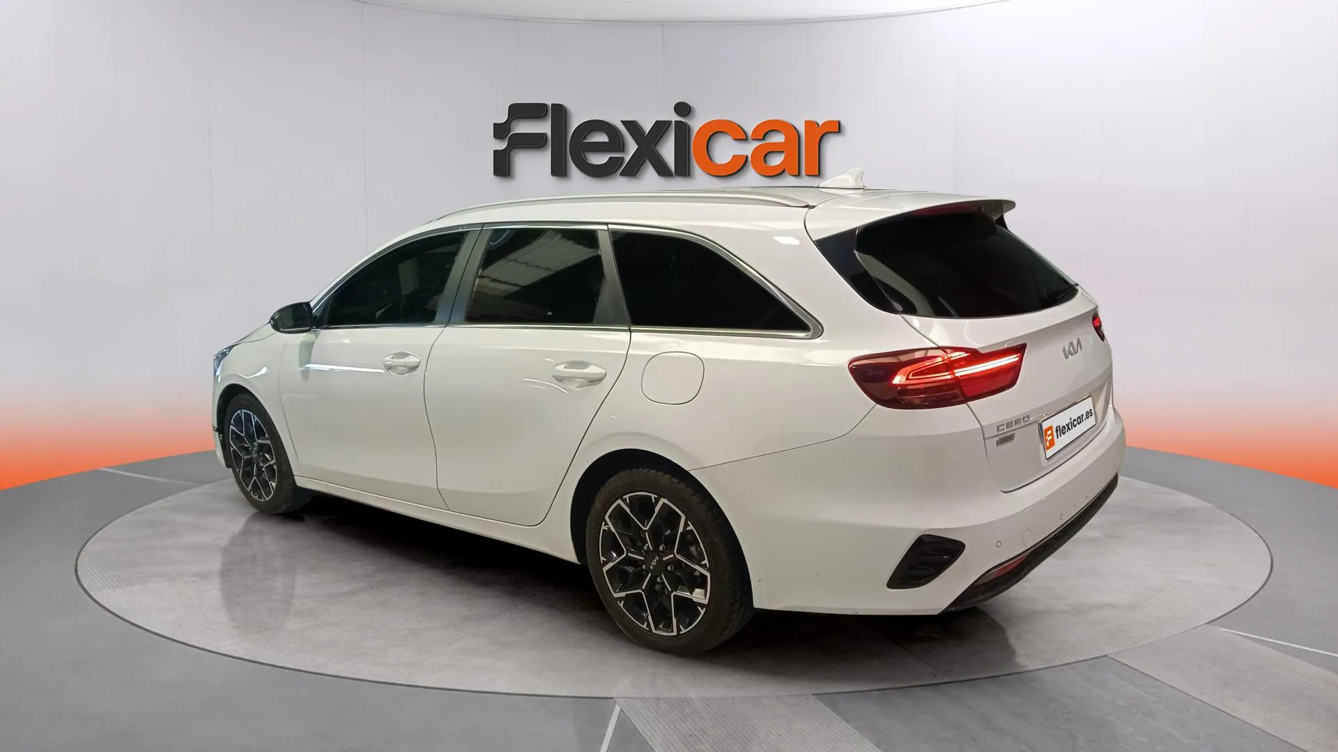 Kia Ceed Tourer 1.0 MHEV Style Edition DCT - foto 7