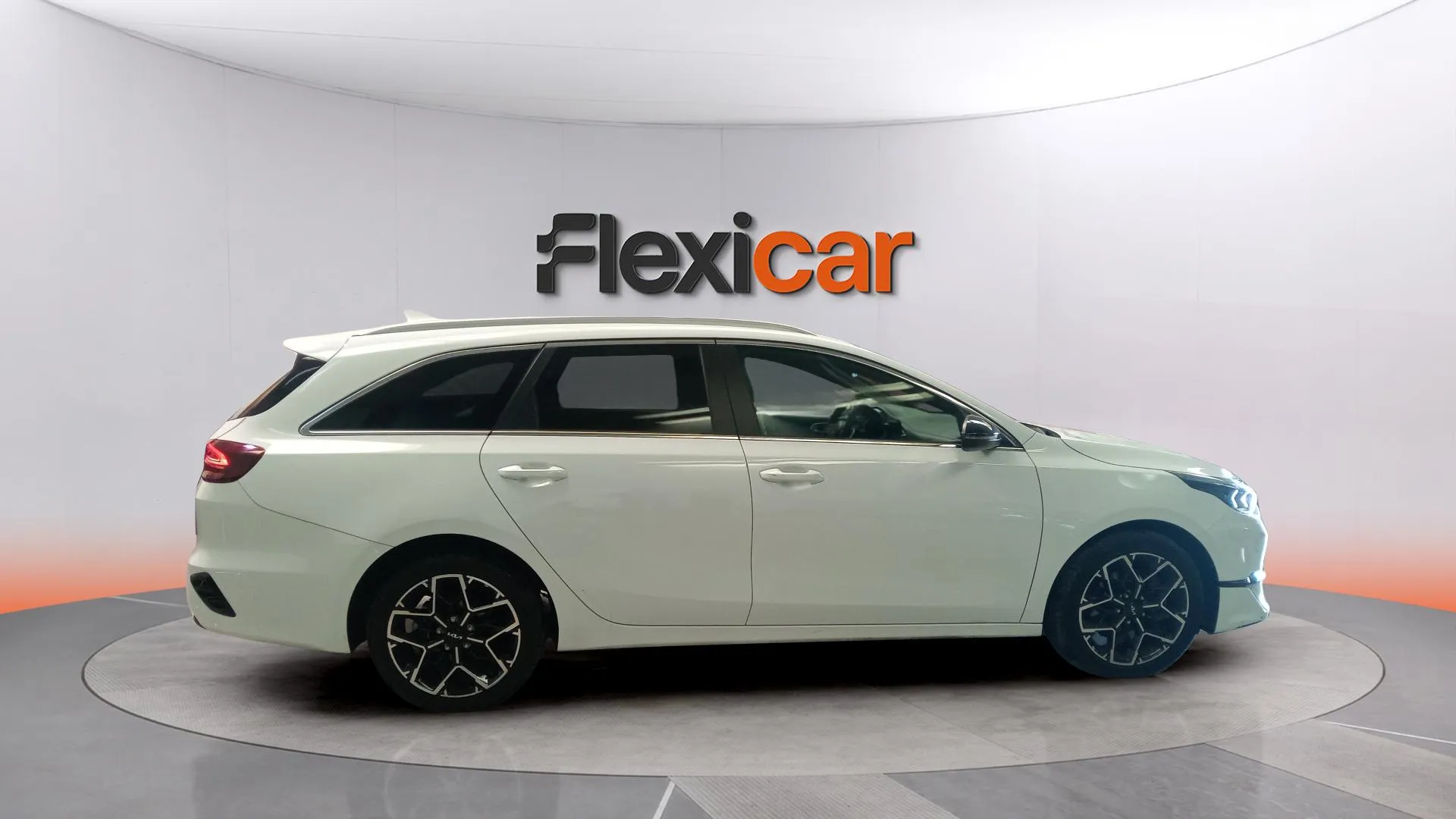 Kia Ceed Tourer 1.0 MHEV Style Edition DCT - foto 12