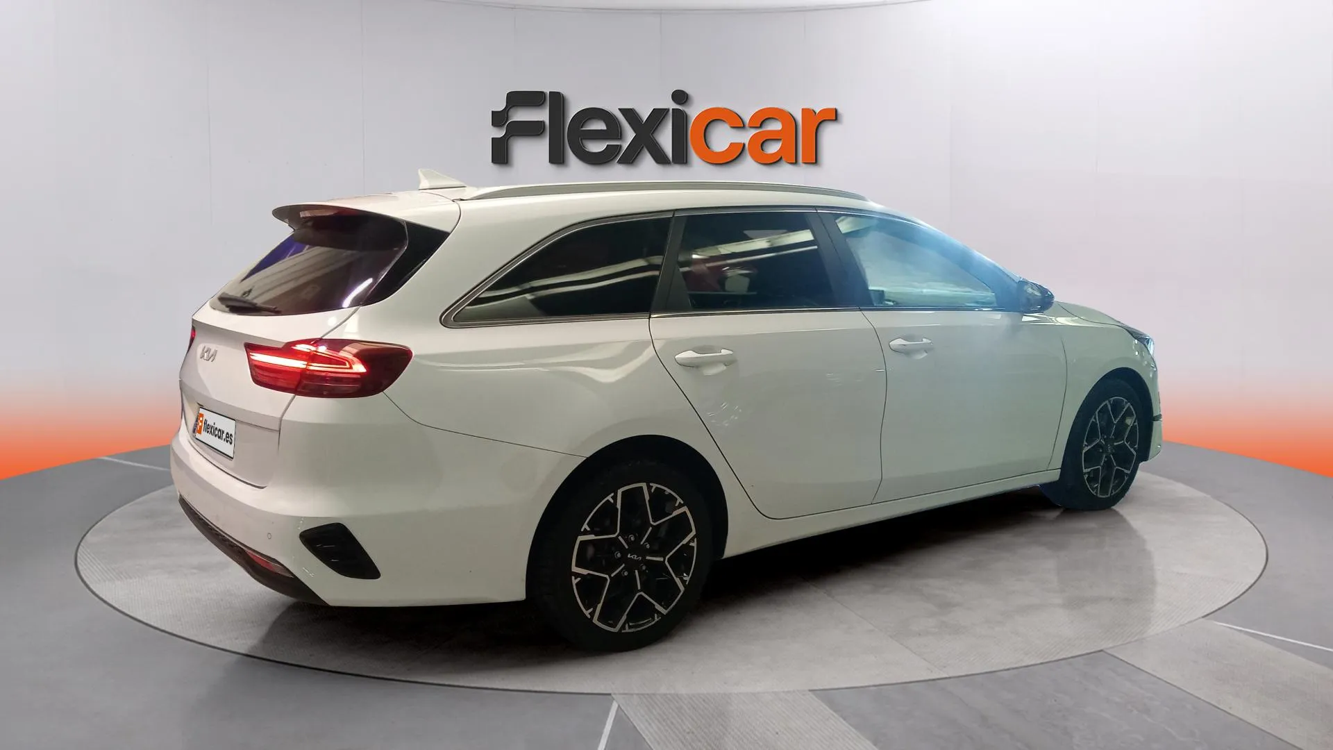 Kia Ceed Tourer 1.0 MHEV Style Edition DCT - foto 11
