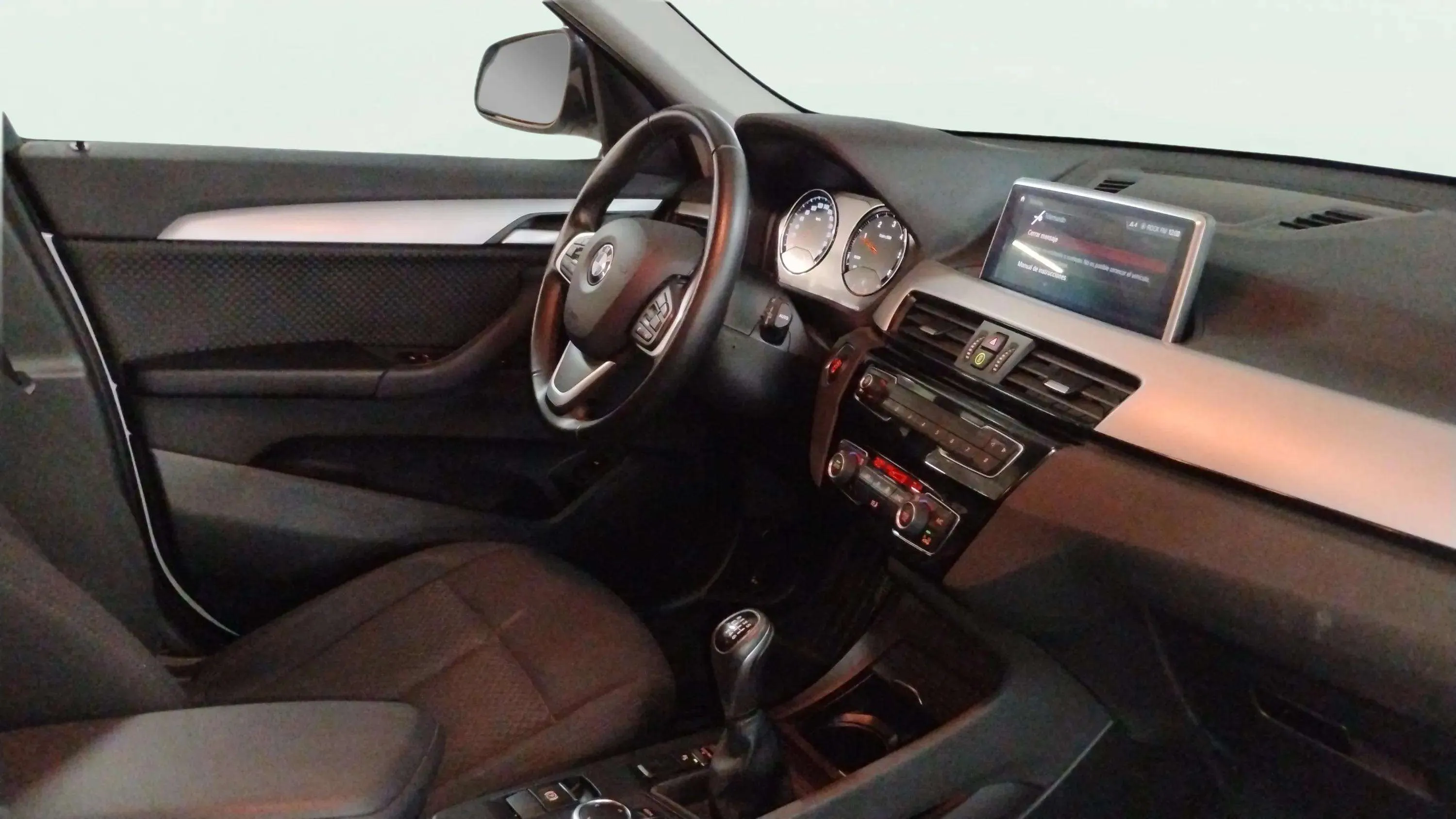 BMW X1 sDrive18d - foto 22