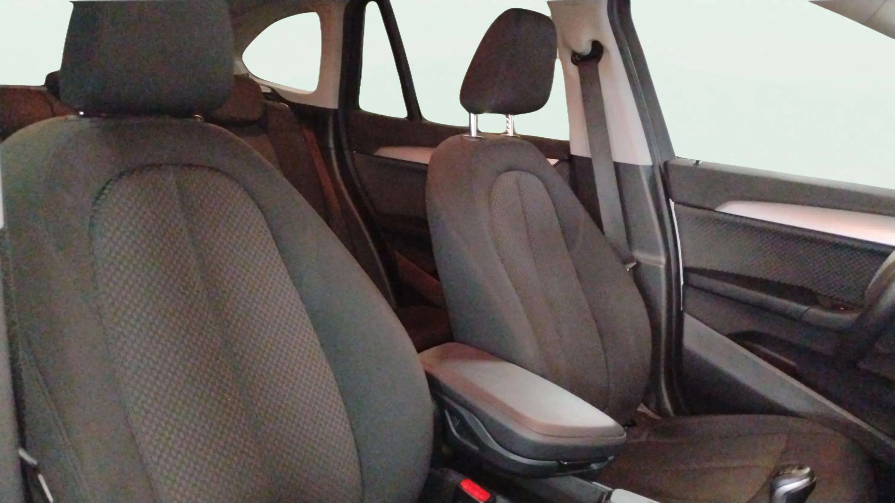 BMW X1 sDrive18d - foto 24