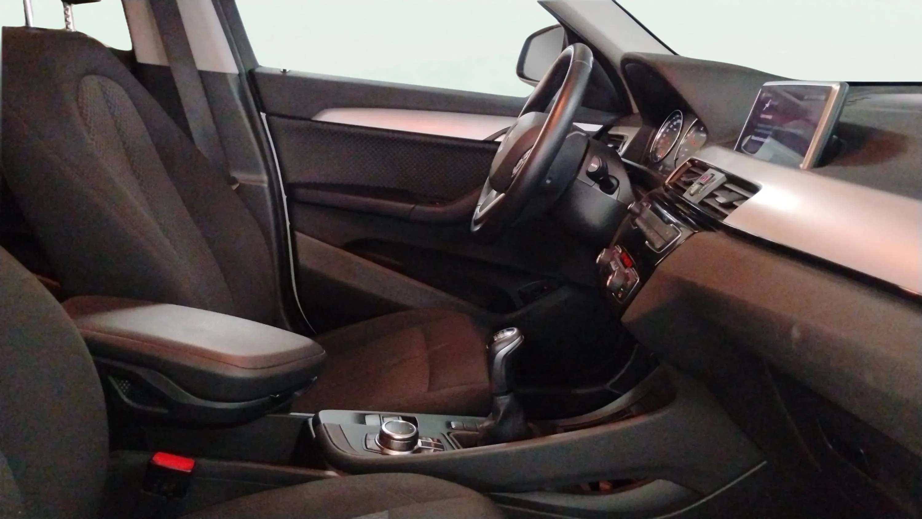 BMW X1 sDrive18d - foto 23