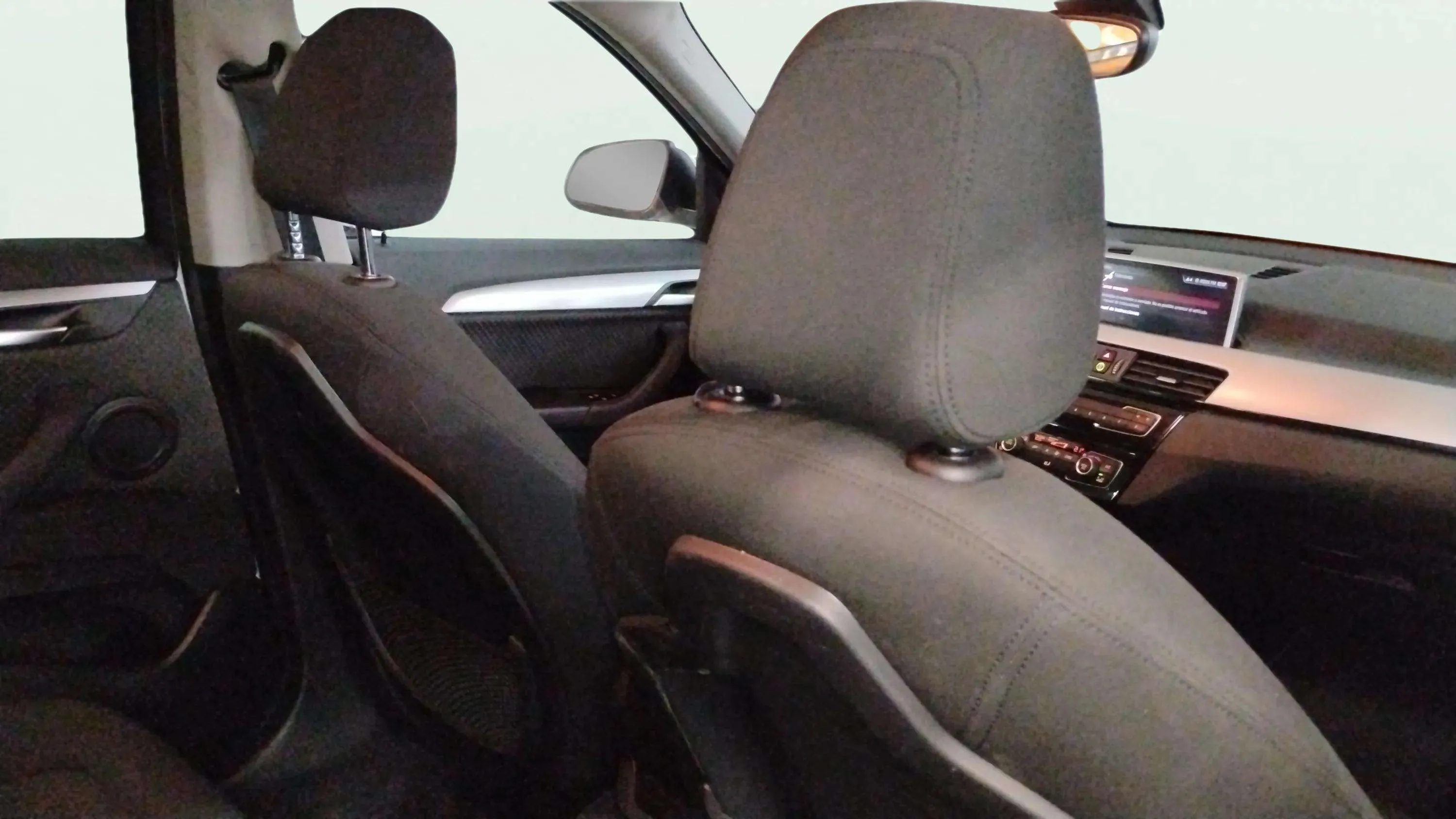 BMW X1 sDrive18d - foto 19