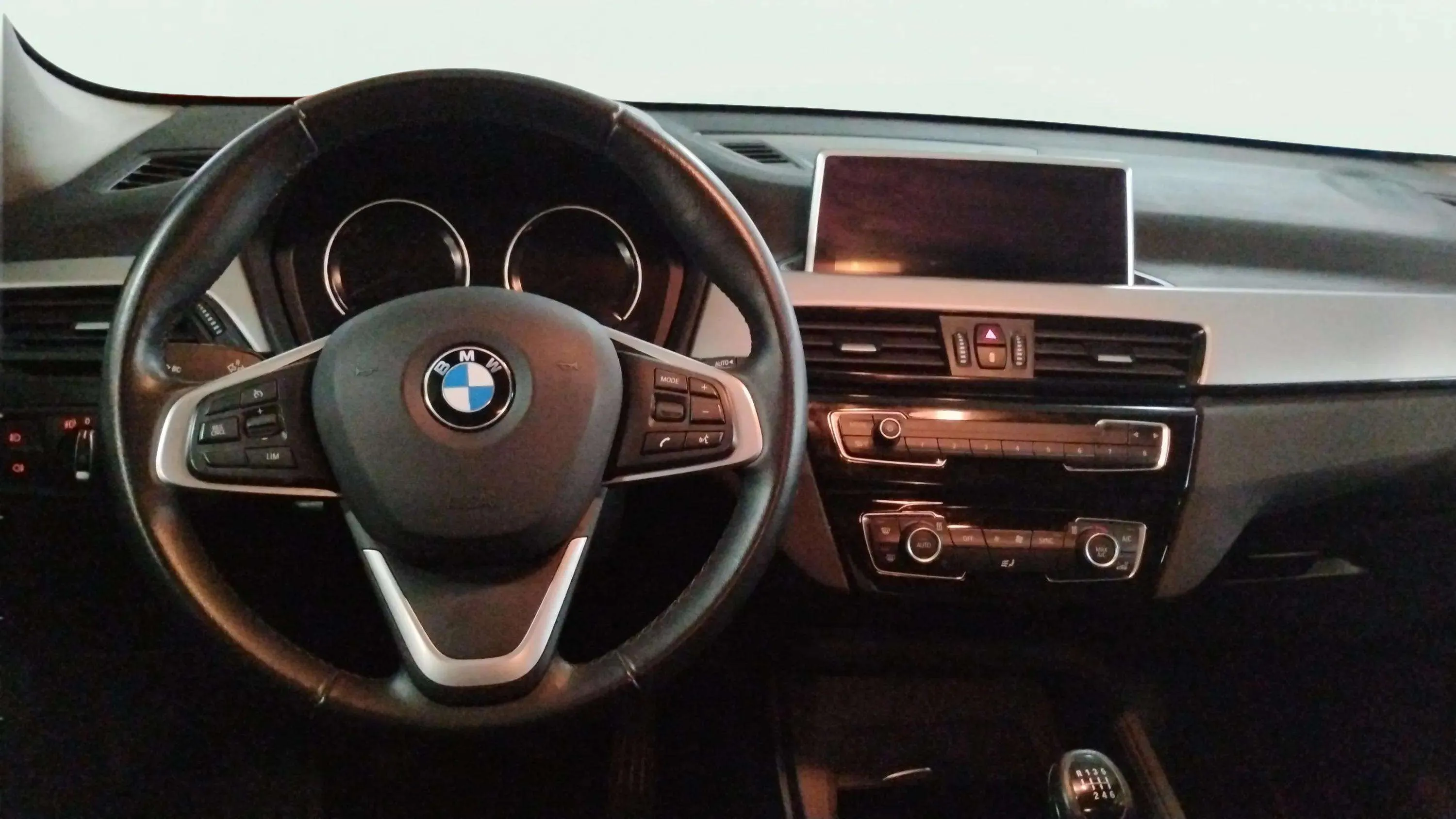 BMW X1 sDrive18d - foto 5