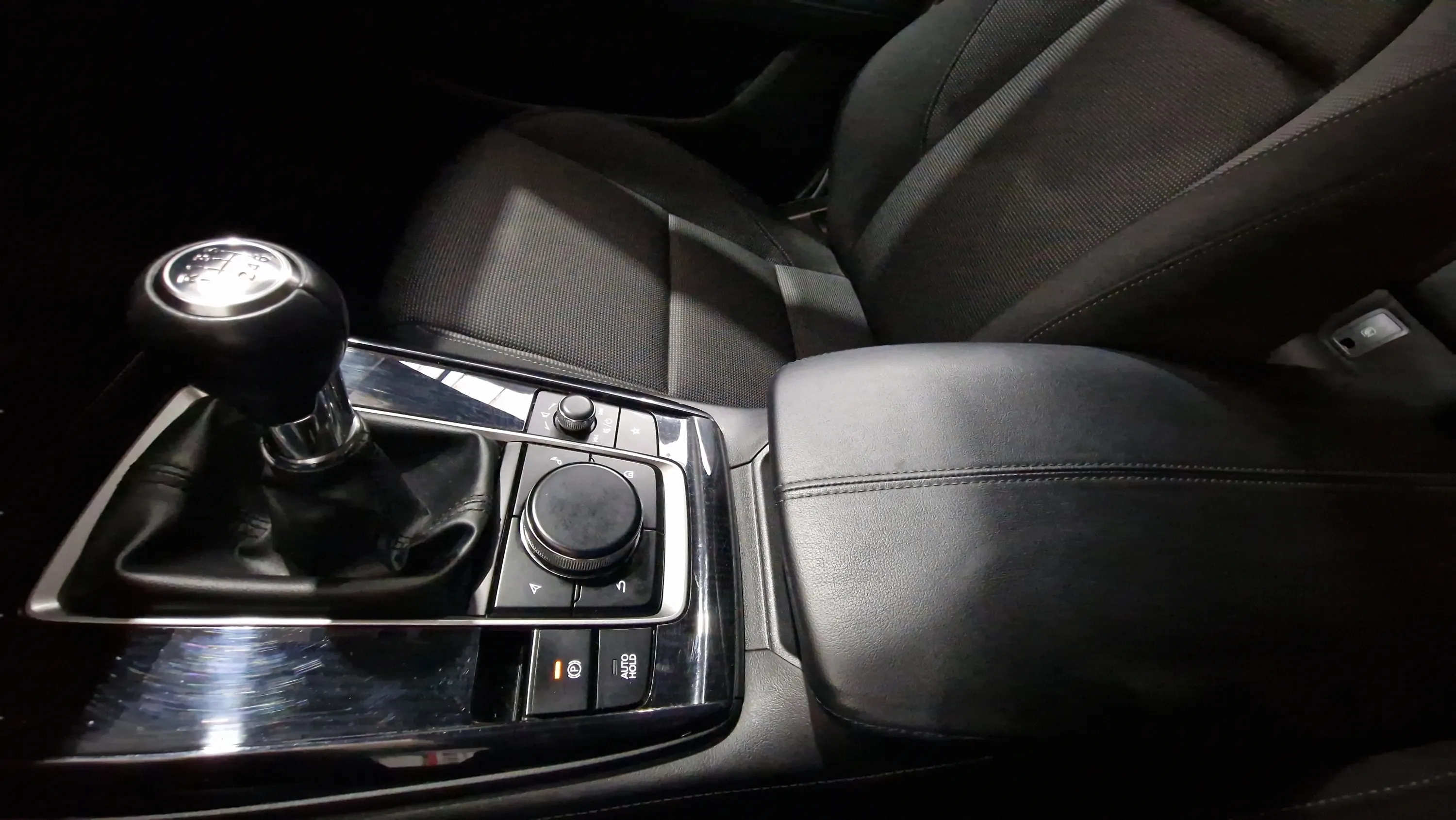 Mazda CX-30 2.5L e-Skyactiv G MHEV Centre-Line - foto 23