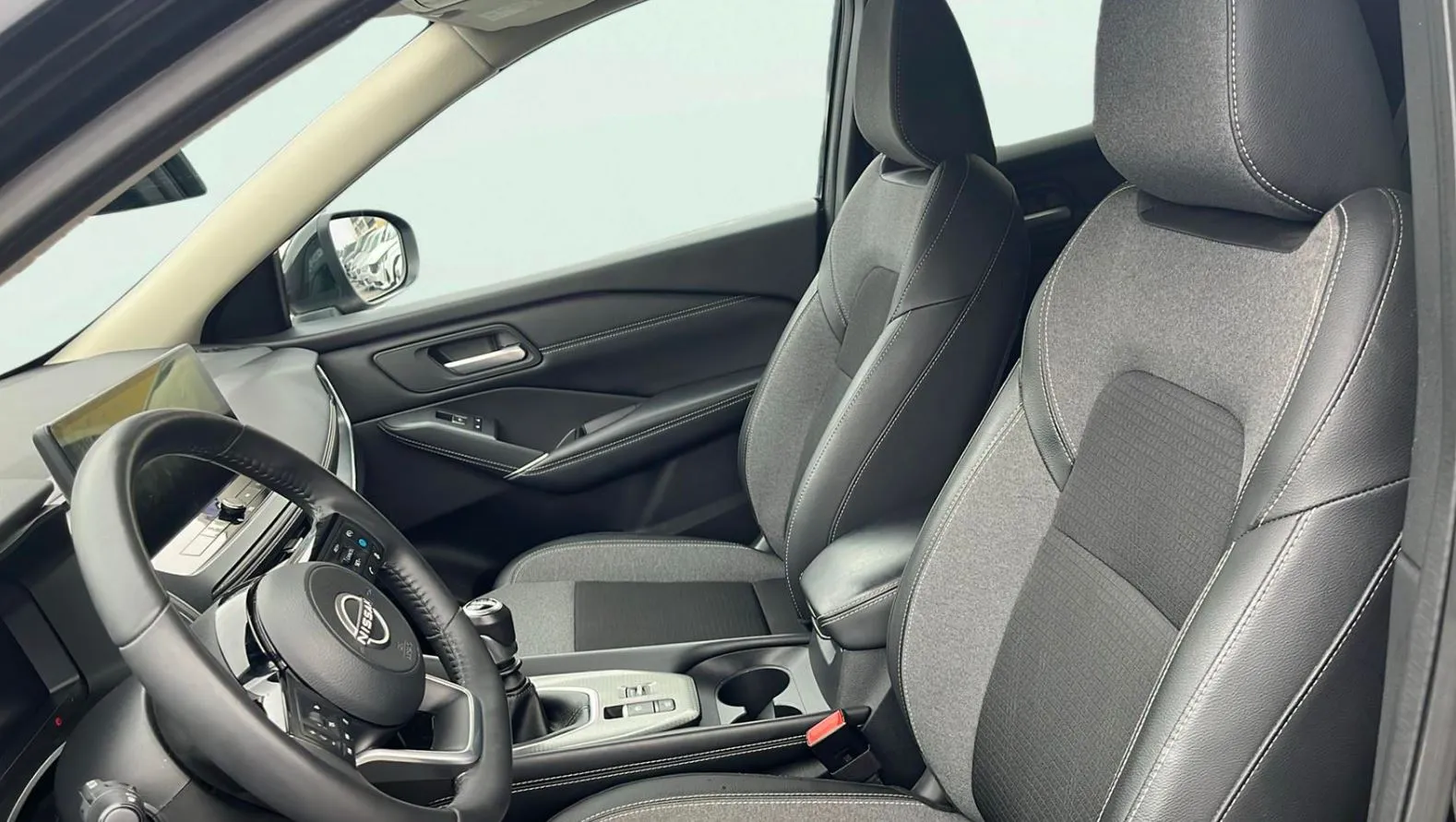Nissan Qashqai DIG-T N-Connecta - foto 16