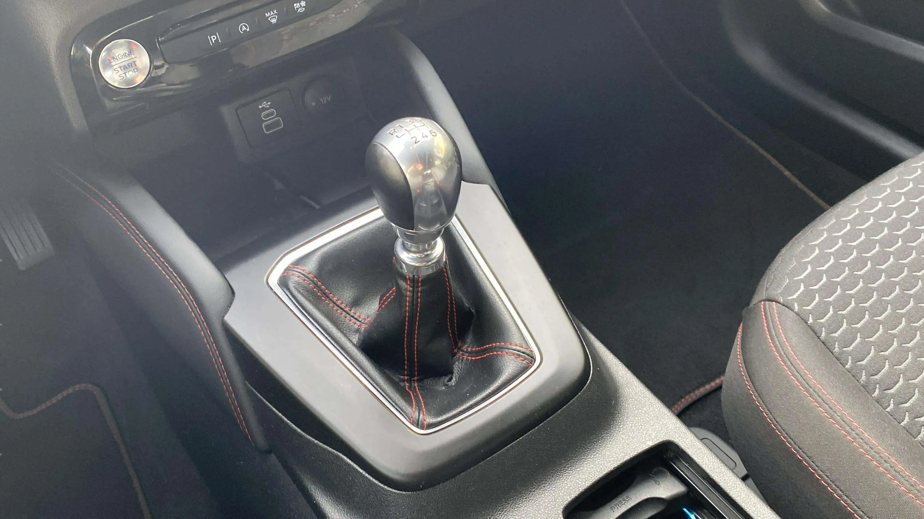 Ford Kuga ST-Line 1.5T EcoBoost - foto 10