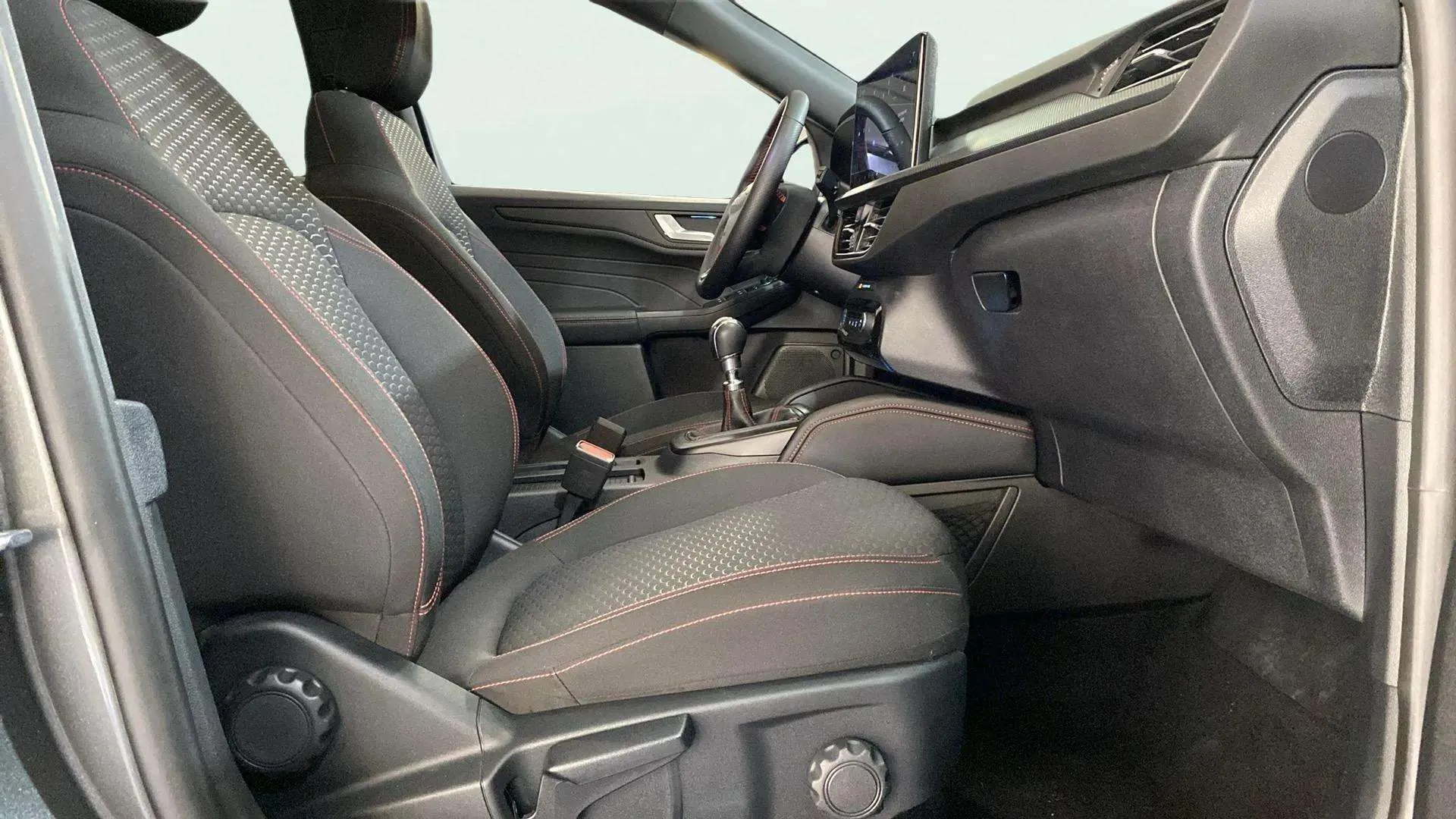 Ford Kuga ST-Line 1.5T EcoBoost - foto 12