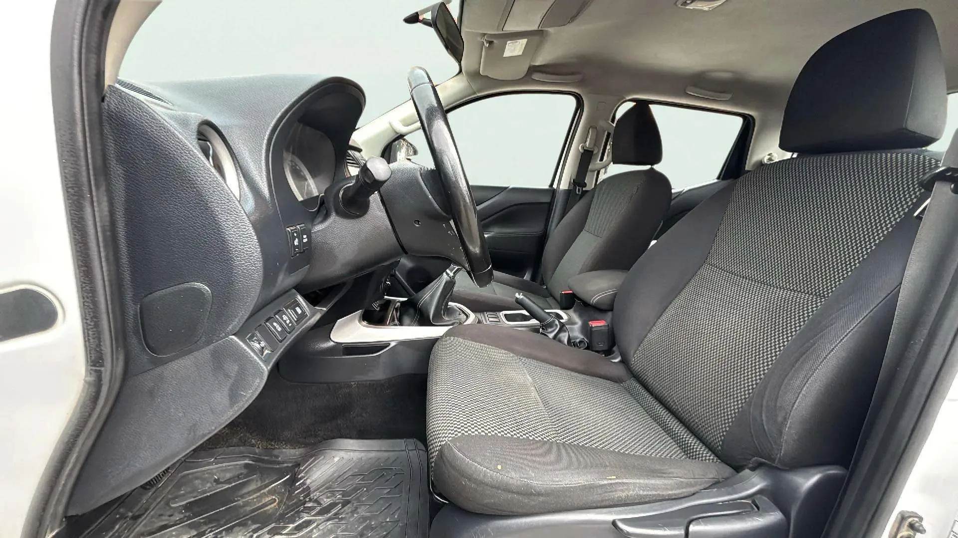 Nissan Navara - foto 29