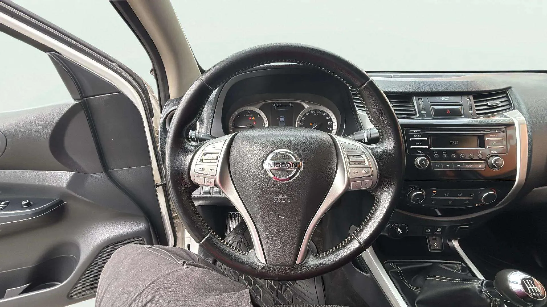 Nissan Navara - foto 17