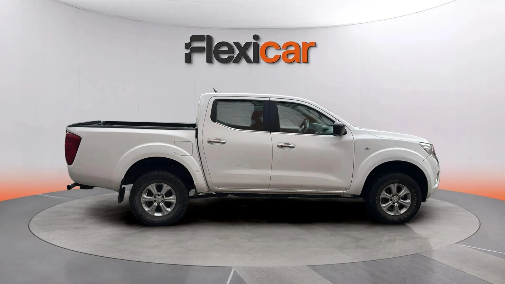 Nissan Navara - foto 8