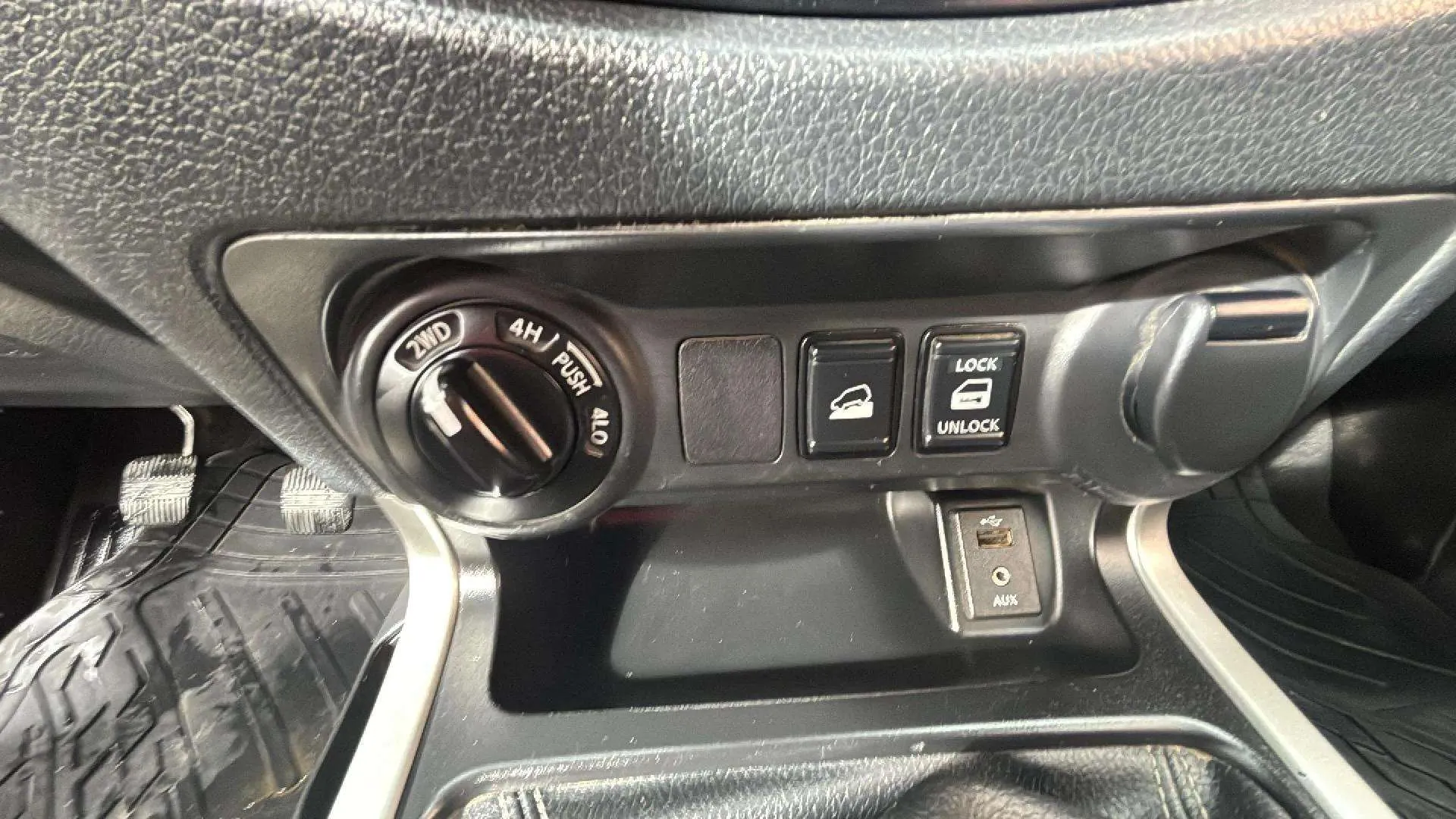 Nissan Navara - foto 32