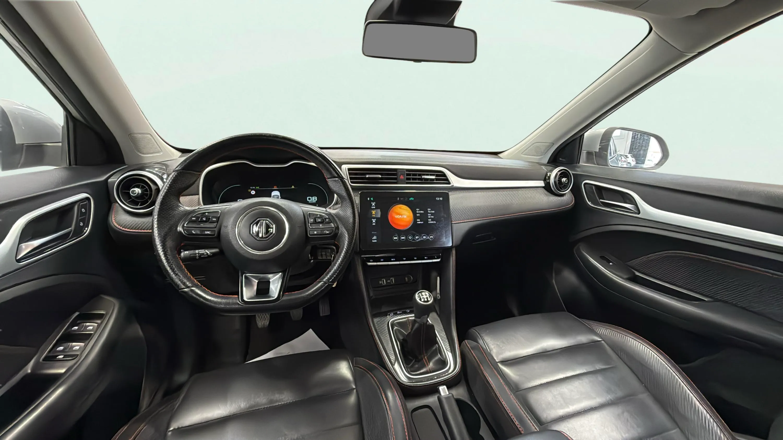 MG ZS 1.5 Luxury - foto 17