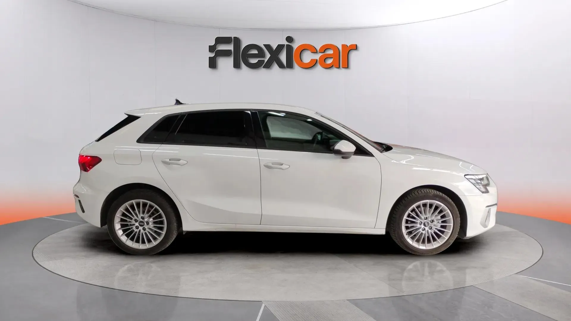 Audi A3 Sportback 30 TDI - foto 3