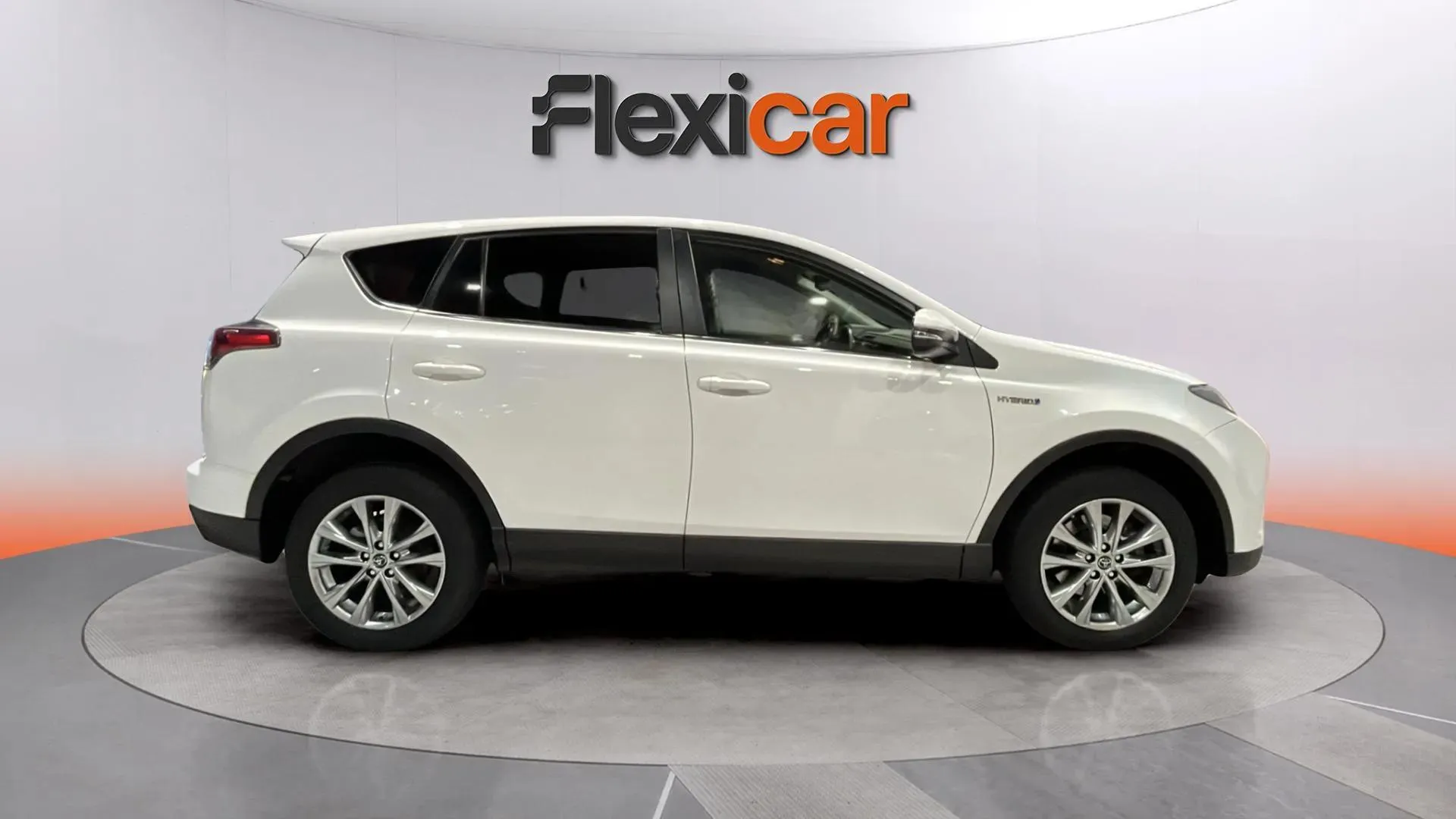 Toyota RAV4 2.5l 220H Advance - foto 5