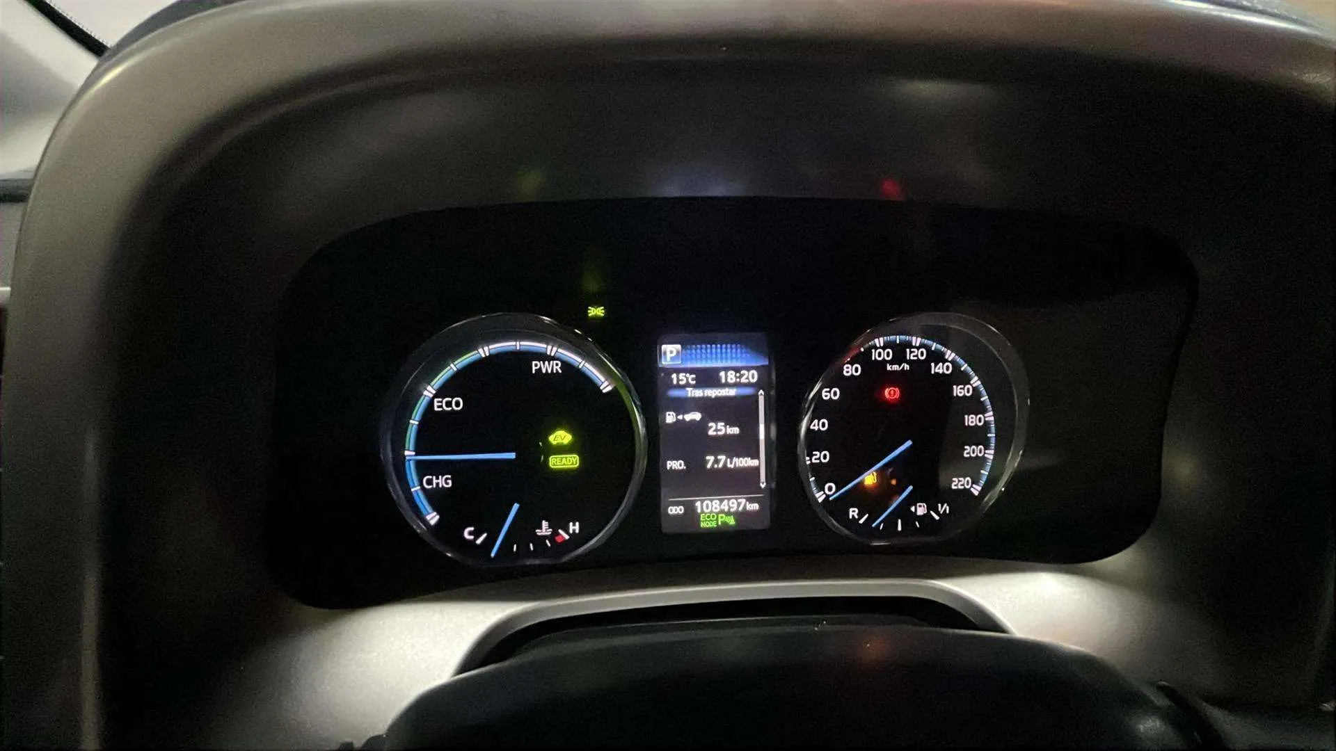 Toyota RAV4 2.5l 220H Advance - foto 12