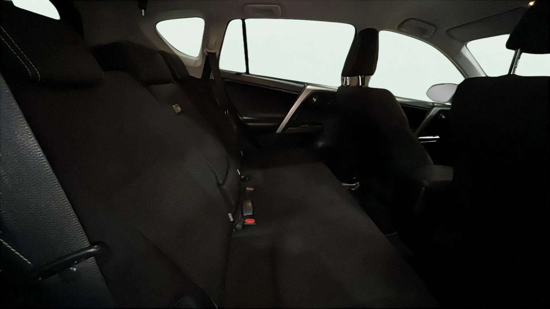Toyota RAV4 2.5l 220H Advance - foto 17