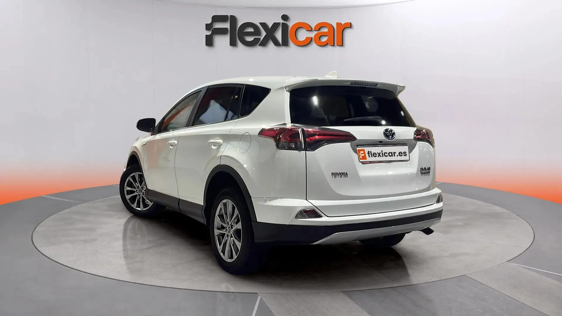 Toyota RAV4 2.5l 220H Advance - foto 6