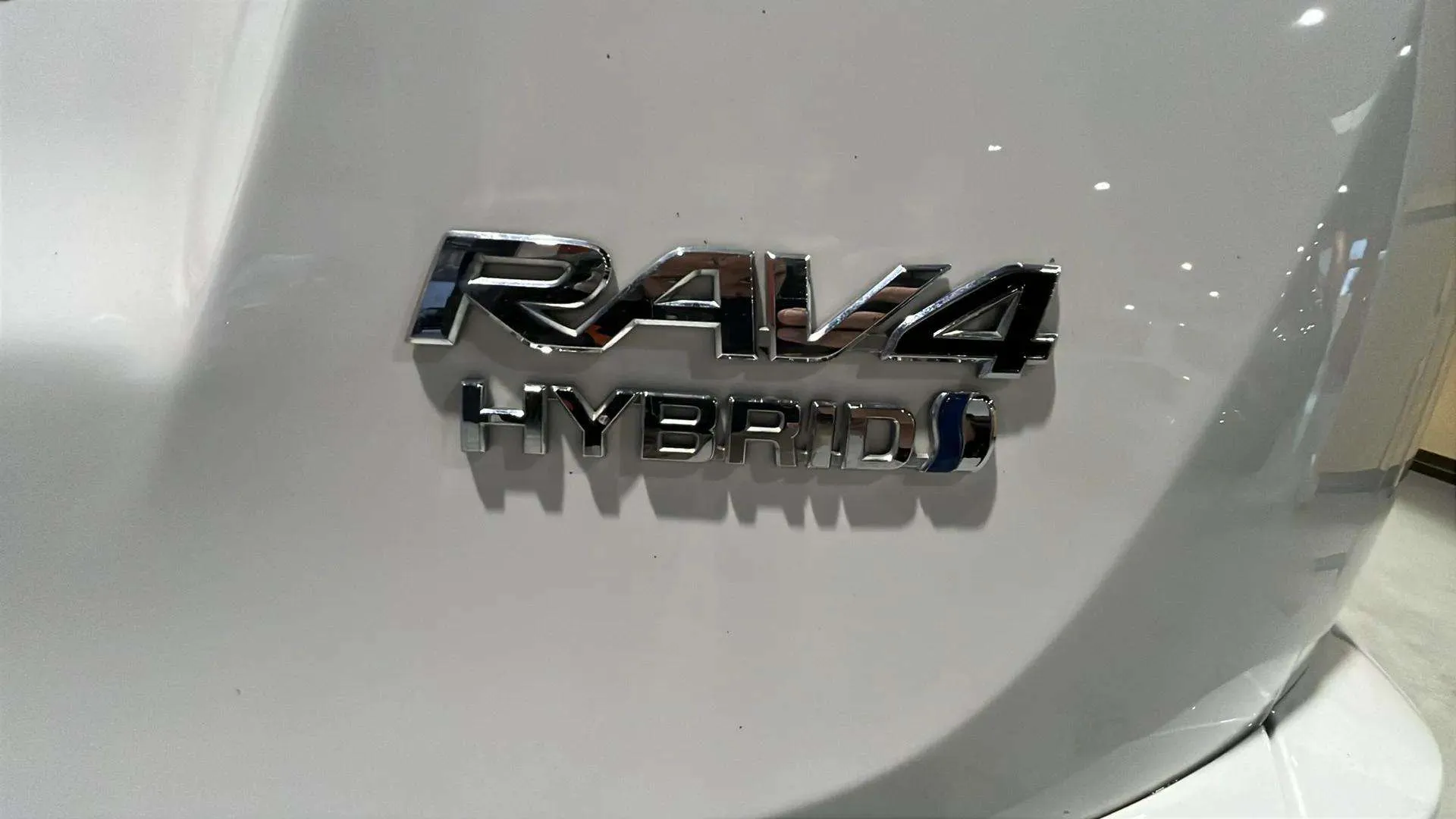 Toyota RAV4 2.5l 220H Advance - foto 23