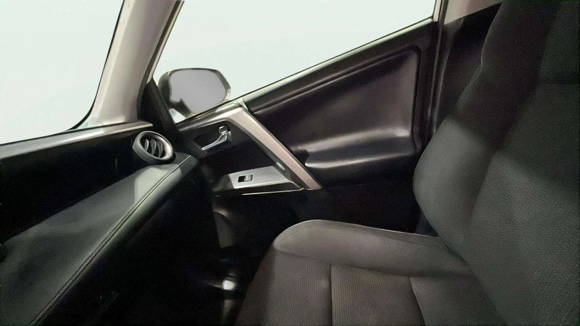 Toyota RAV4 2.5l 220H Advance - foto 21