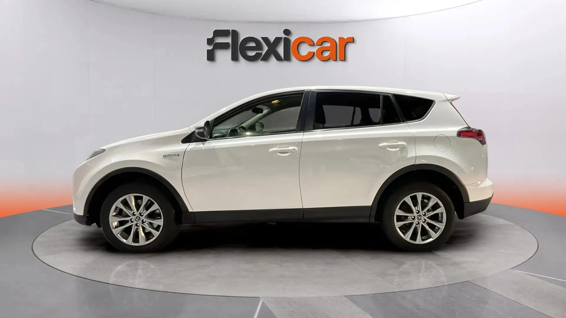 Toyota RAV4 2.5l 220H Advance - foto 4