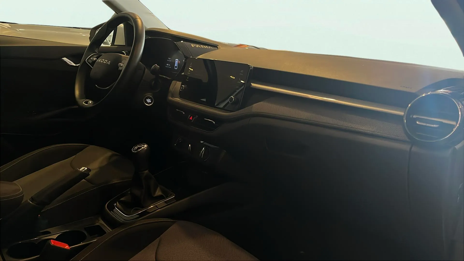 Škoda Fabia 1.0 TSI Selection - foto 18