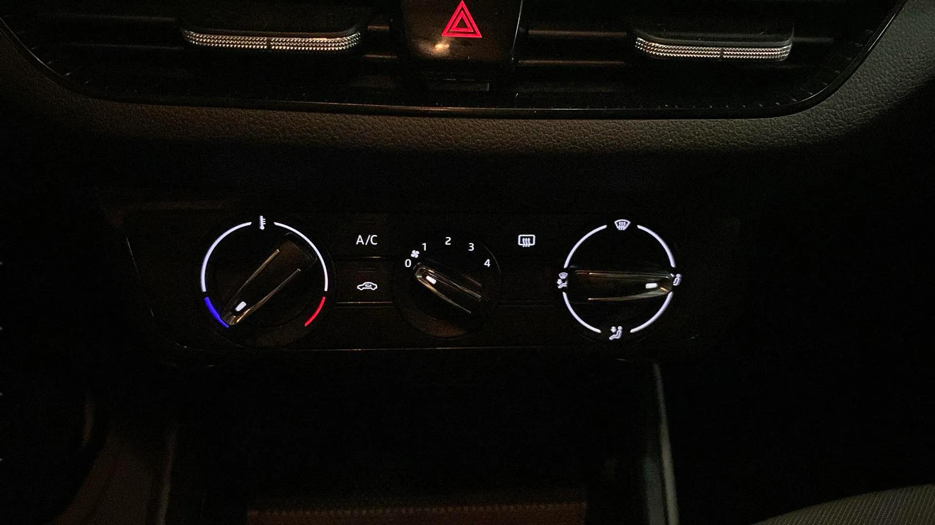 Škoda Fabia 1.0 MPI Selection - foto 24