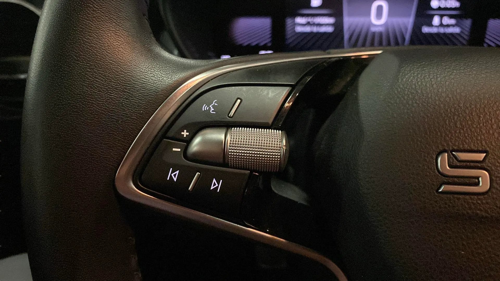 Škoda Fabia 1.0 MPI Selection - foto 18