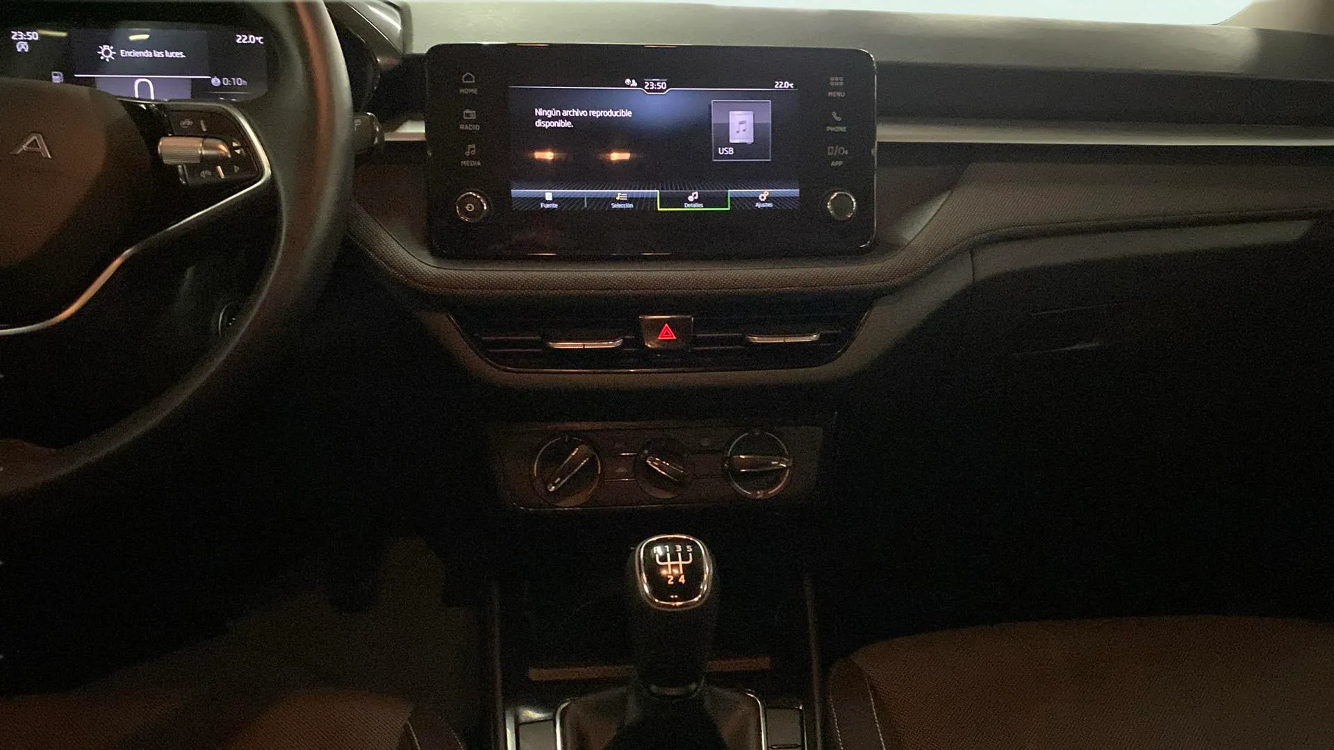 Škoda Fabia 1.0 MPI Selection - foto 23
