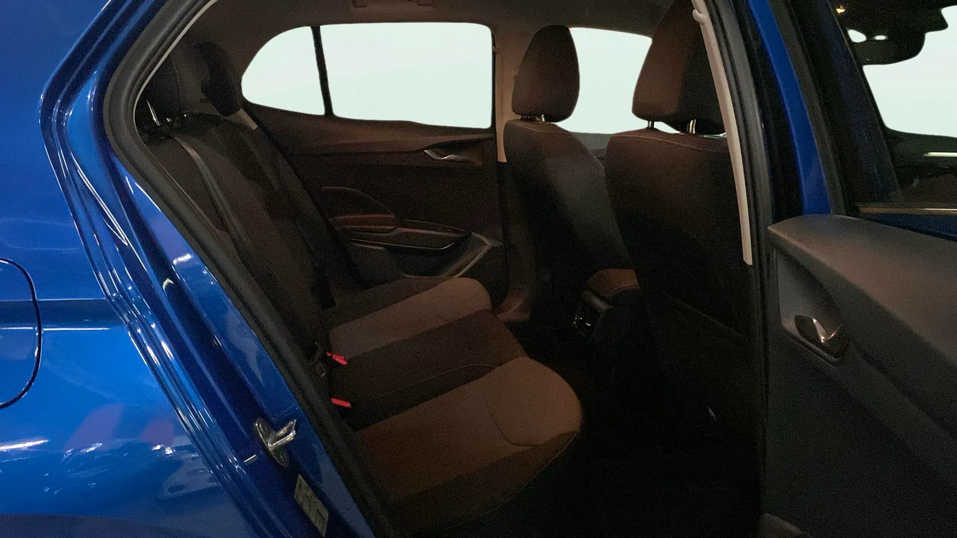 Škoda Fabia 1.0 MPI Selection - foto 28