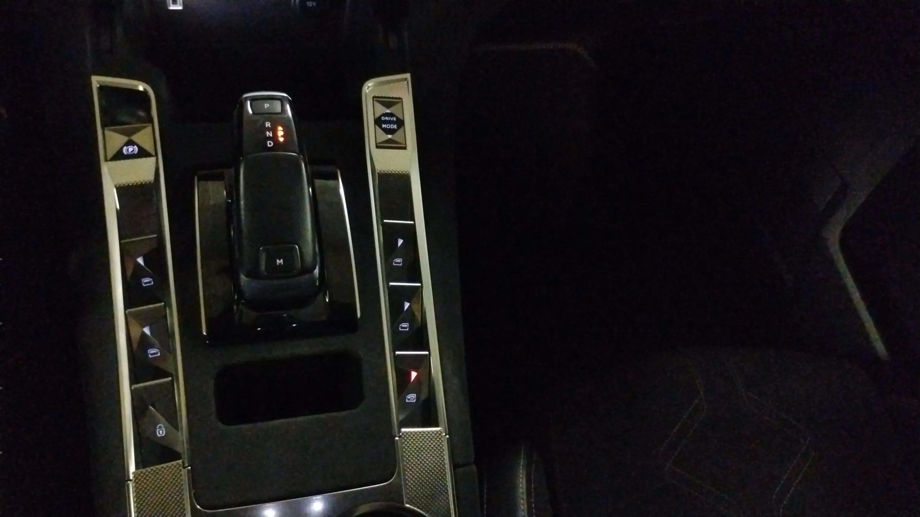 DS DS 7 BlueHDi 130 Performance Line - foto 23