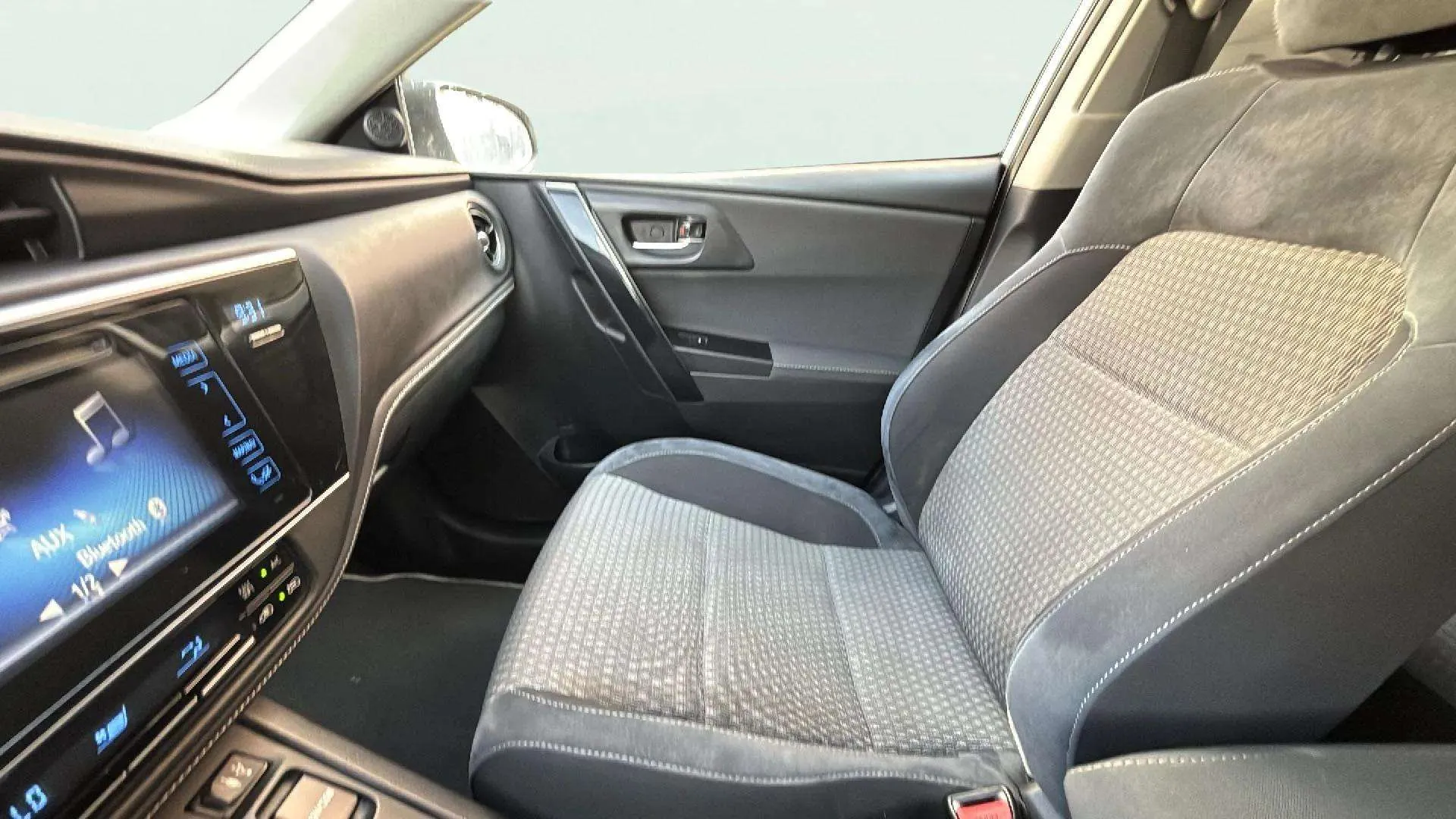 Toyota Auris 1.8 140H Hybrid Active - foto 13