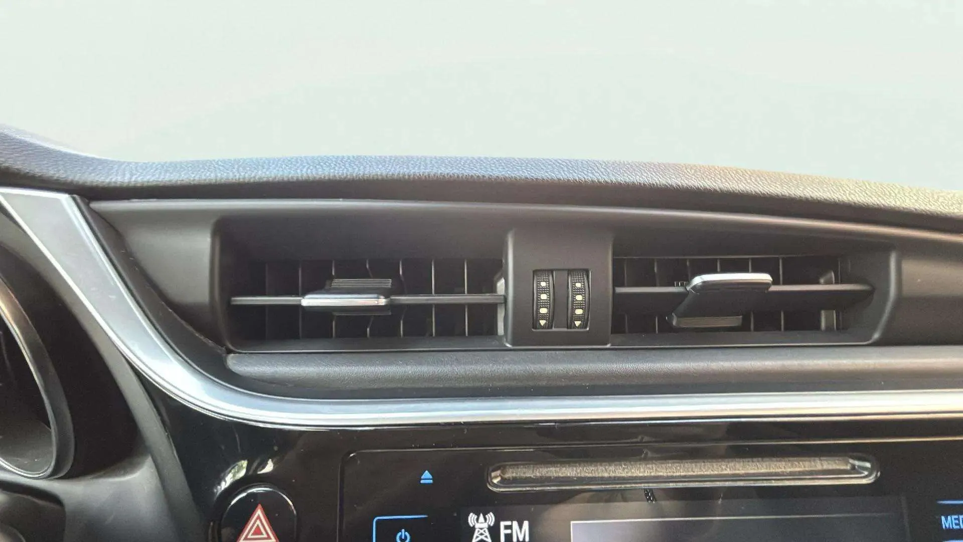 Toyota Auris 1.8 140H Hybrid Active - foto 24